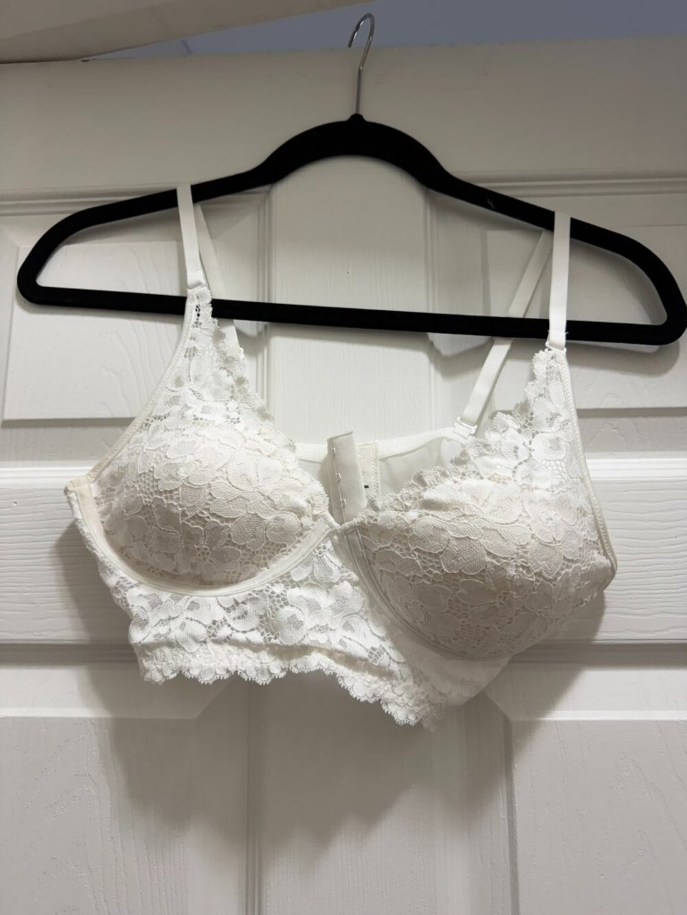 Maidenform Convertible Wireless White Lacy Bra 34B